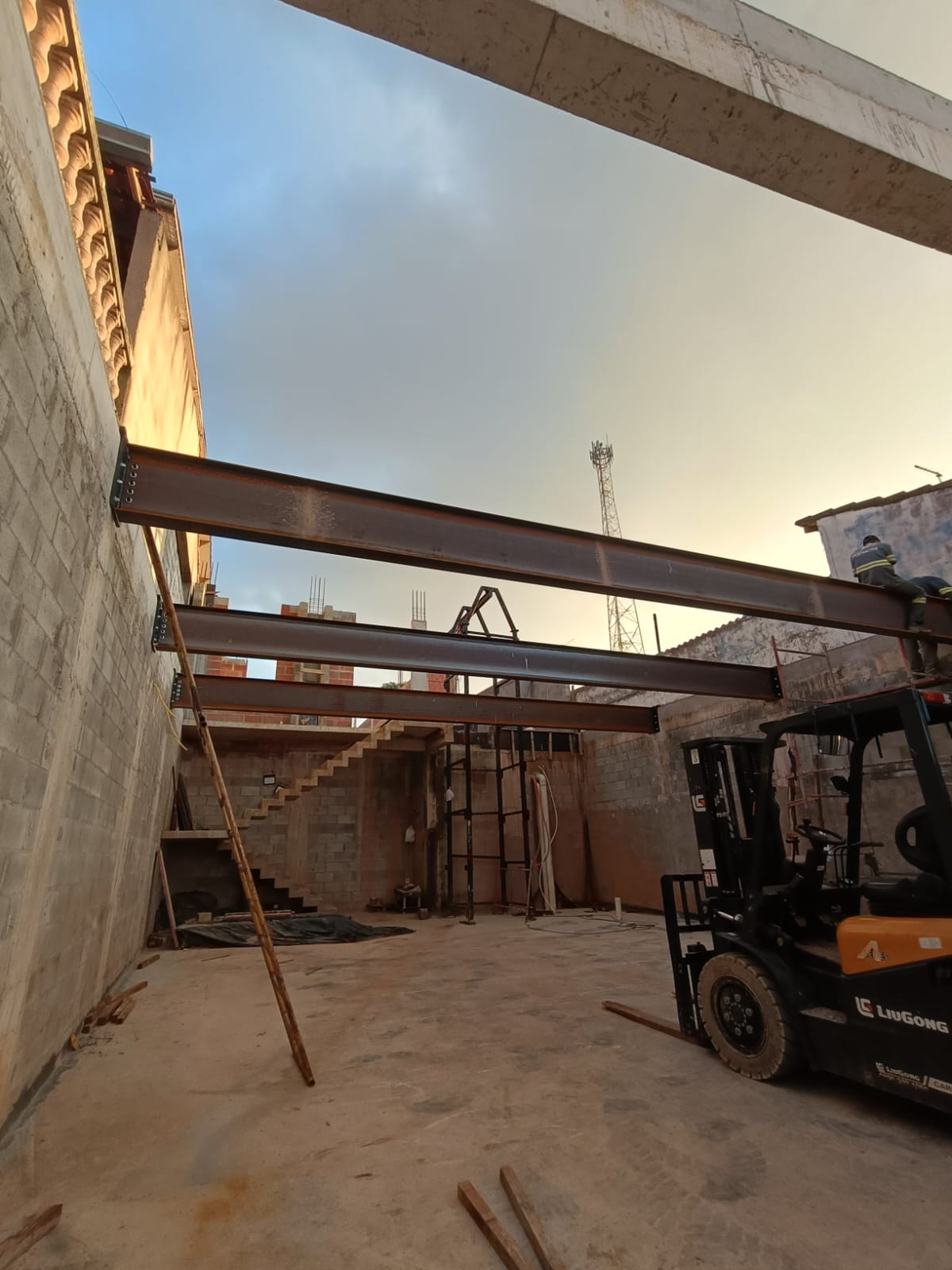 Projeto de ampliação residencial em estrutura metálica