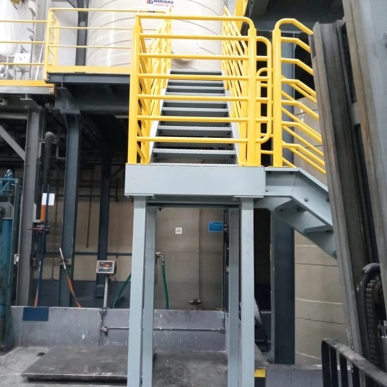 Escada metálica industrial
